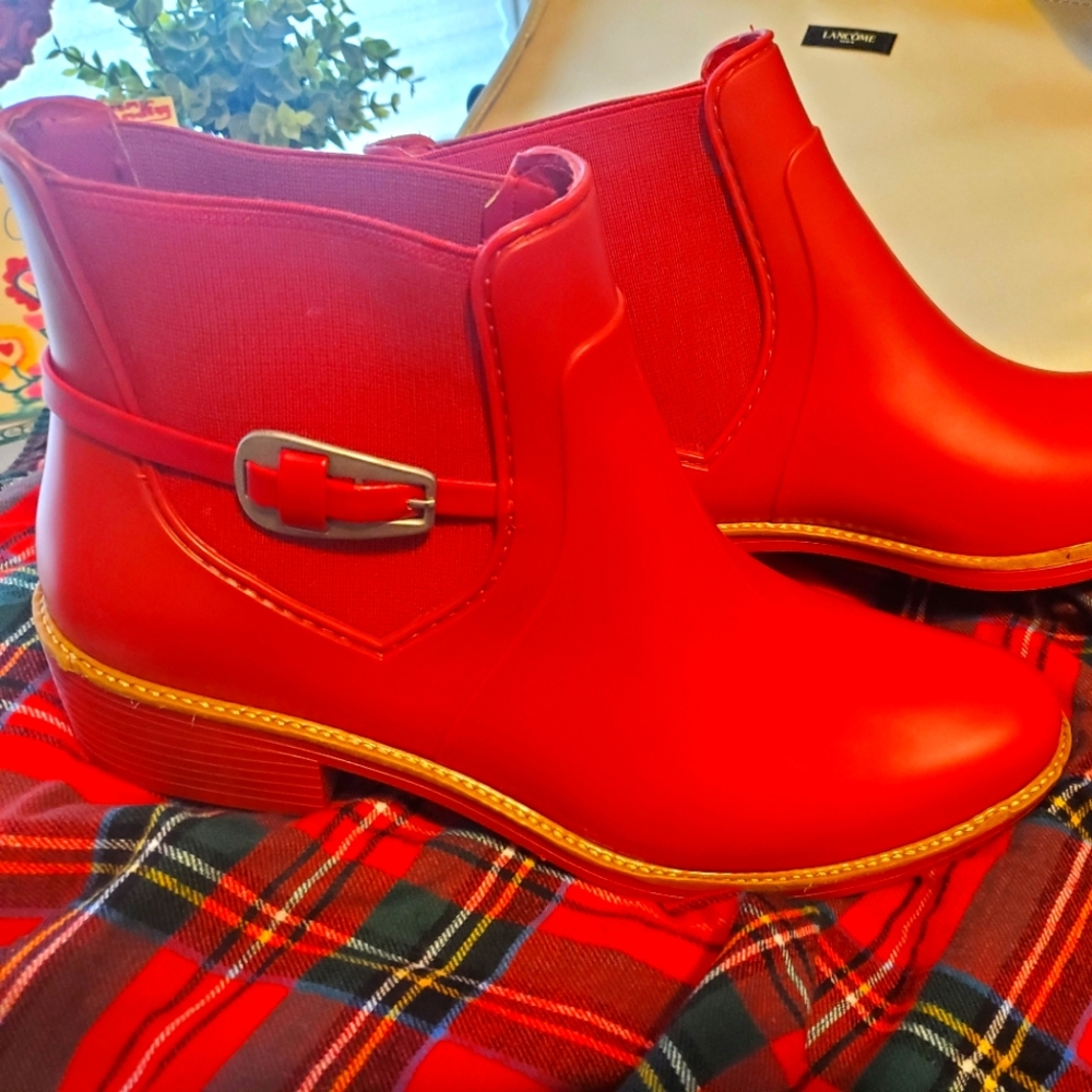 Bernardo womens ankle boots